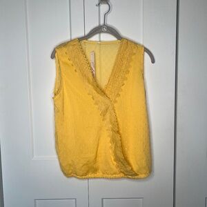 Gaovot Yellow Wrap Dot Lace Trim Sleeveless Blouse Top NWT Women's Size XL